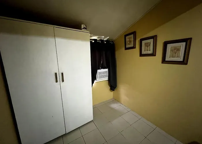 Casa Sleeps 6 With Garage Hébergement de vacances *