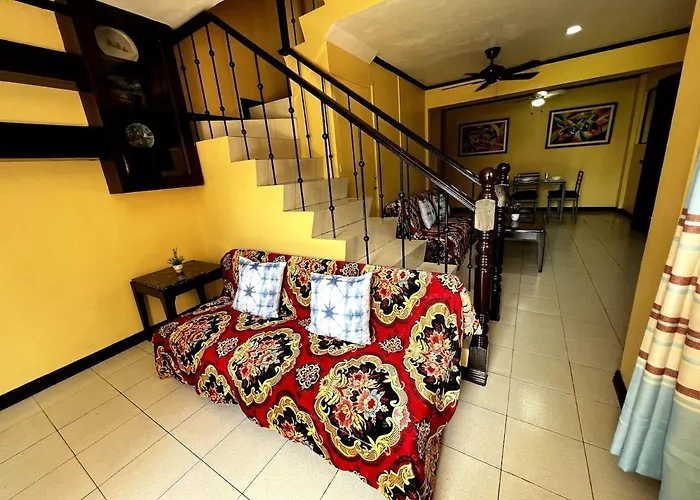 Casa Sleeps 6 With Garage Hébergement de vacances Talisay (Cebu)