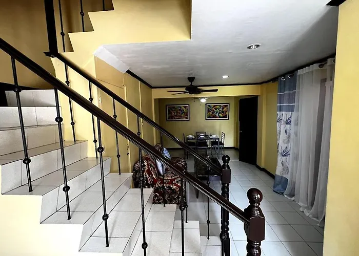Casa Sleeps 6 With Garage Hébergement de vacances Talisay (Cebu)