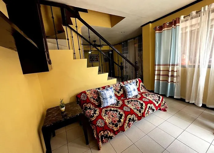 Hébergement de vacances Casa Sleeps 6 With Garage